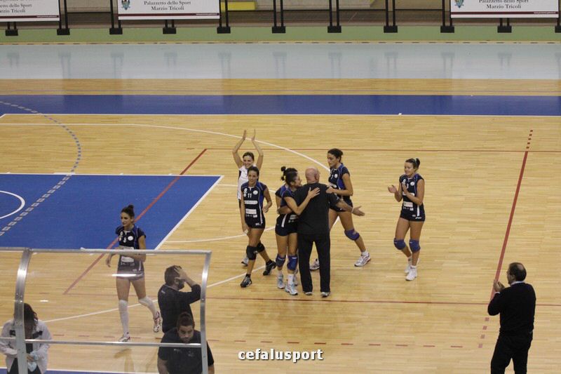111030 volley 259_tn.jpg